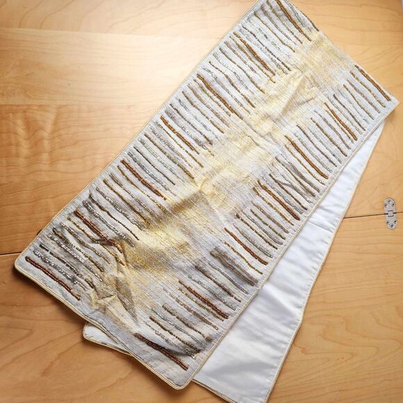 Holiday Tablecloth and Beaded Table Runner Set Gold & Cream Festive Cross Hatch - Picture 2 of 12